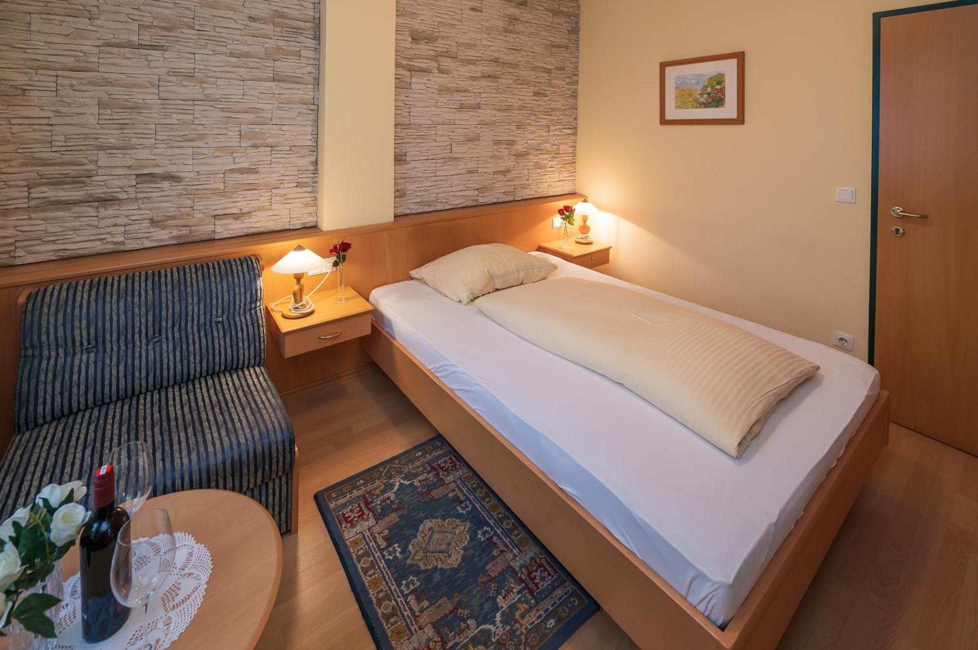 Ferien Beim Treiber Hotel Bad Tatzmannsdorf Room photo